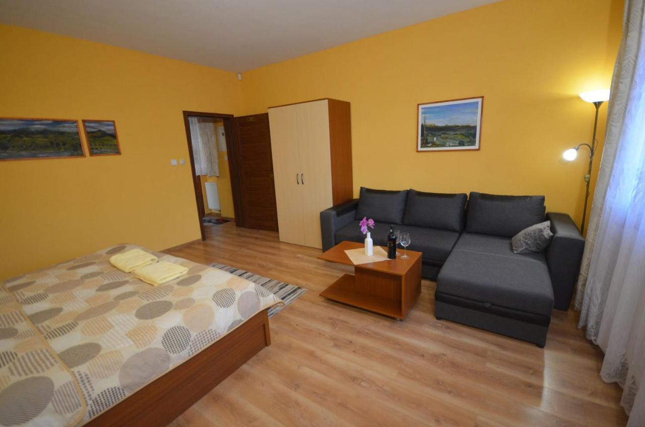 Apartmany Best I. เบเชนยอวา ภายนอก รูปภาพ