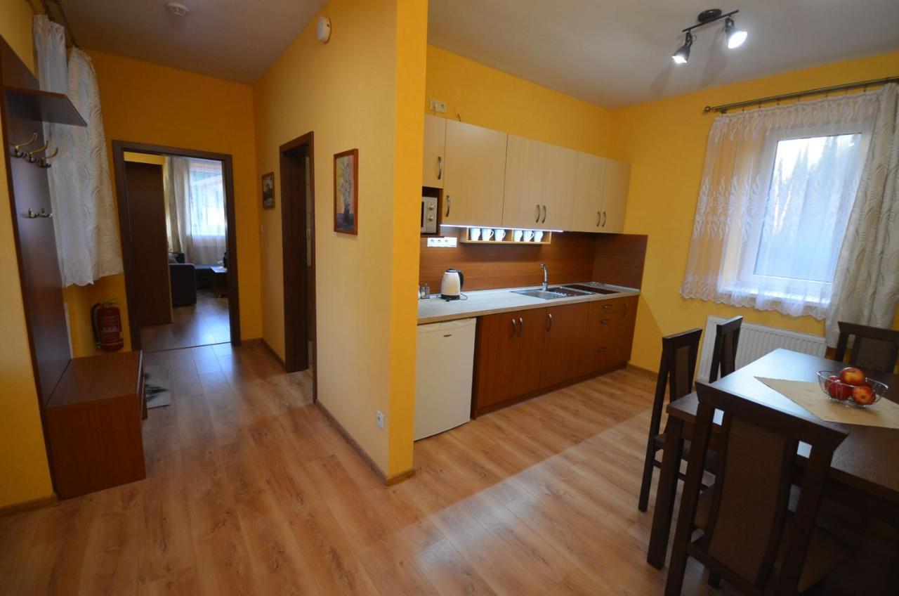 Apartmany Best I. เบเชนยอวา ภายนอก รูปภาพ