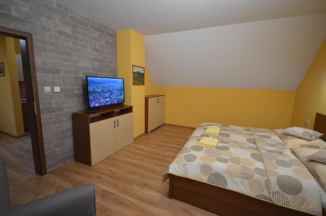 Apartmany Best I. เบเชนยอวา ภายนอก รูปภาพ