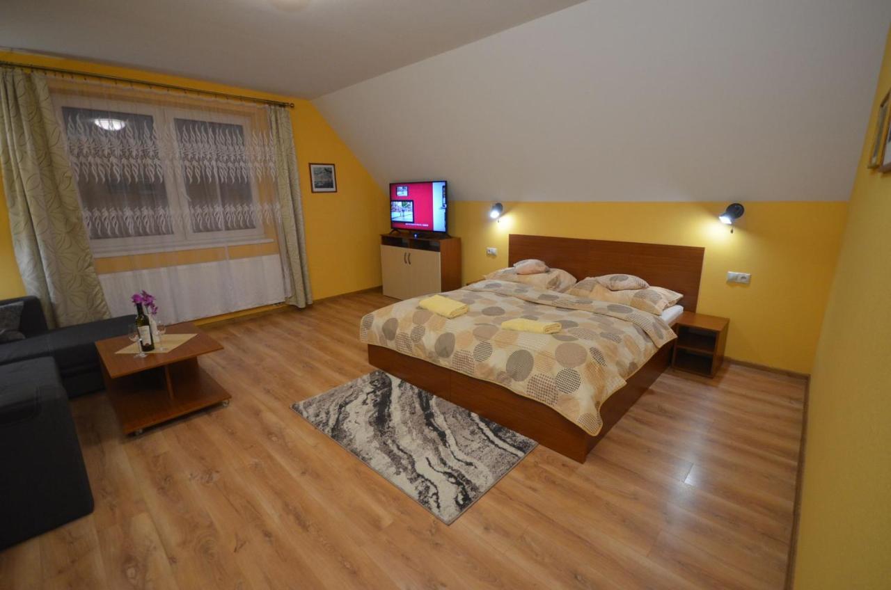 Apartmany Best I. เบเชนยอวา ภายนอก รูปภาพ