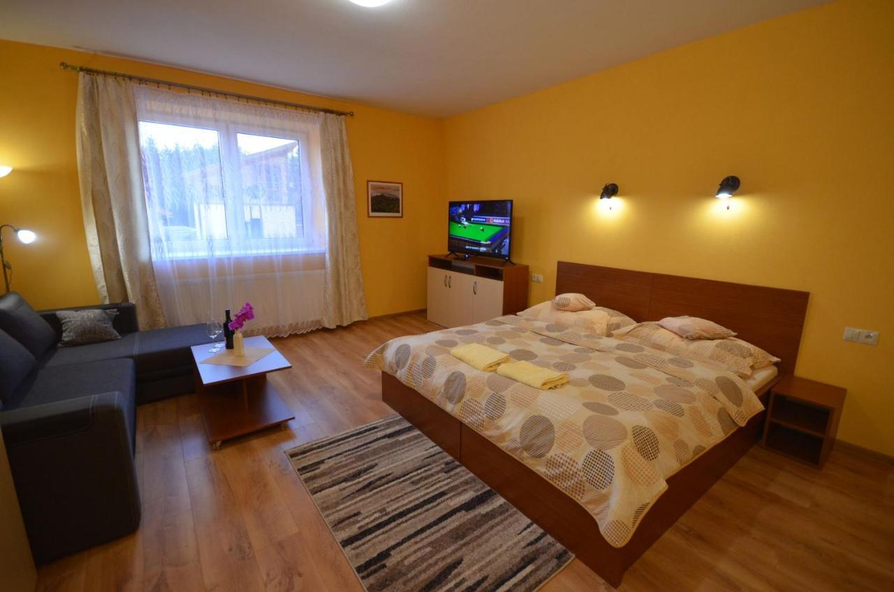Apartmany Best I. เบเชนยอวา ภายนอก รูปภาพ