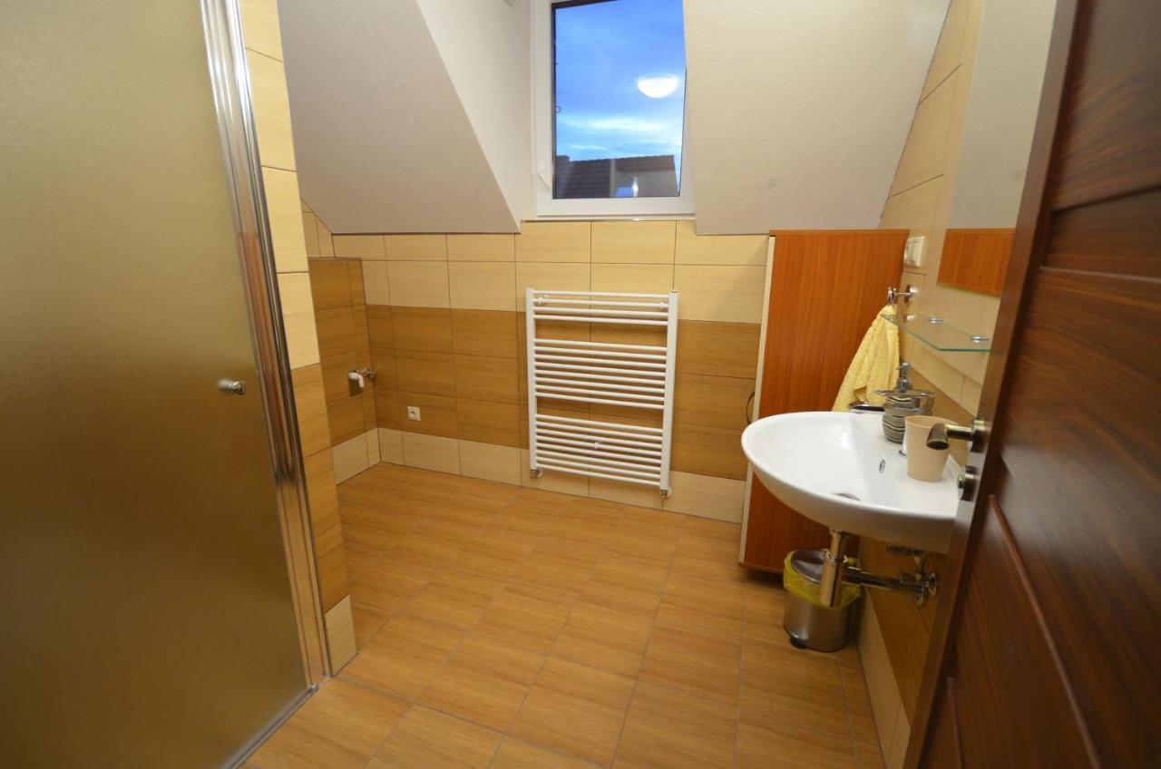 Apartmany Best I. เบเชนยอวา ภายนอก รูปภาพ