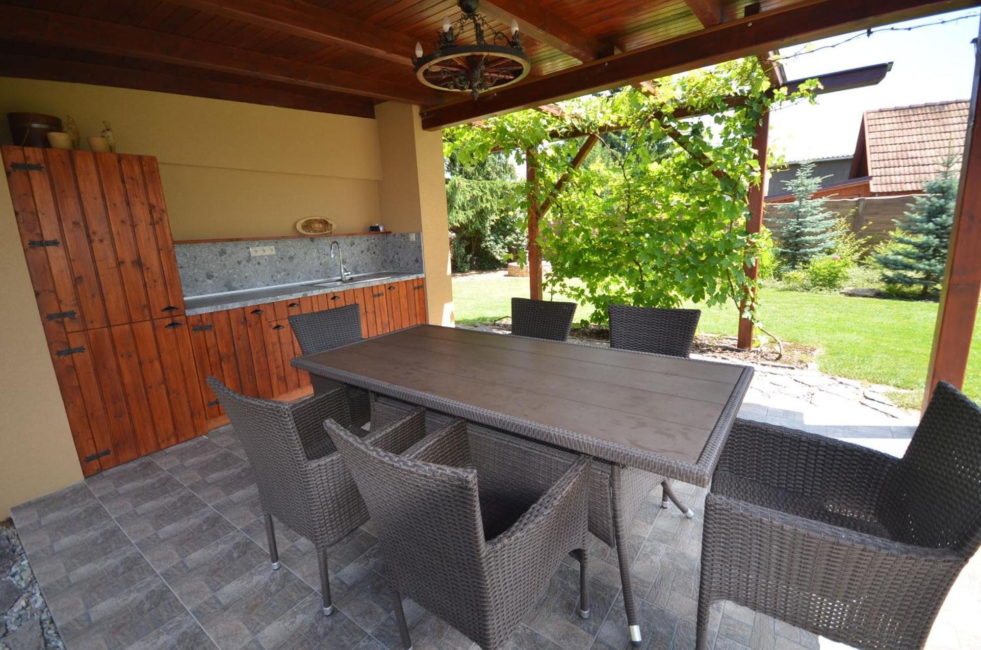 Apartmany Best I. เบเชนยอวา ภายนอก รูปภาพ