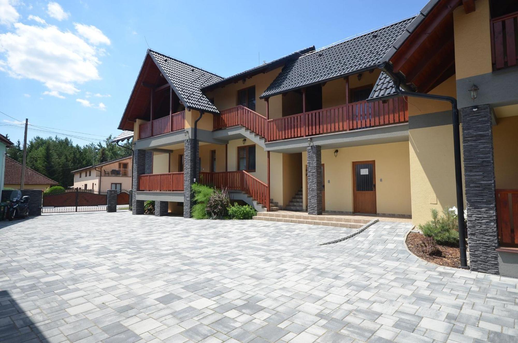 Apartmany Best I. เบเชนยอวา ภายนอก รูปภาพ