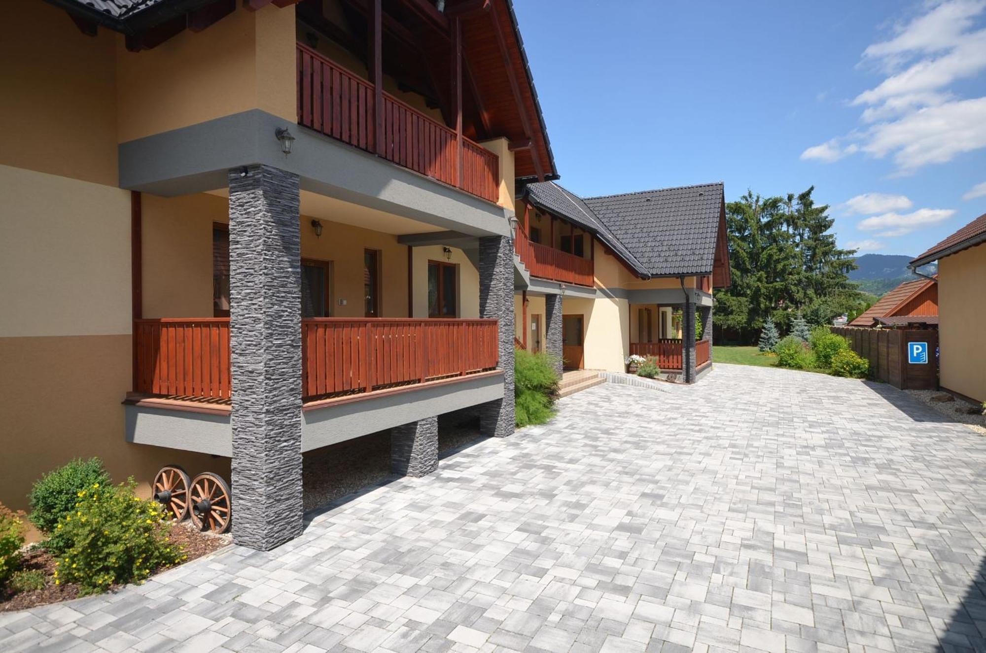 Apartmany Best I. เบเชนยอวา ภายนอก รูปภาพ